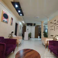 اپراتور دستگاه لیزر موهای زاید