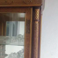 ویترین چوبی بزرگ کلاسیک با قاب منبت|بوفه، ویترین، کنسول|رشت, دروازه لاکان|دیوار