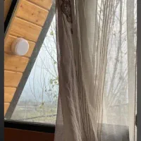 کلبه چوبی|اجارهٔ کوتاه‌مدت ویلا و باغ|رشت, توشیبا|دیوار