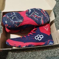 کفش کتونی کشتی