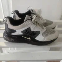 یک جفت کتونی نایک درحدنو