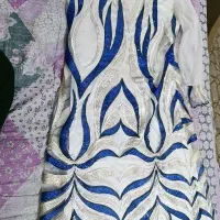یک عدد لباس سنگ کاری شده درحدنو