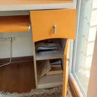 میز تحریر سالم و تمیز