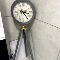 ساعت ایستاده