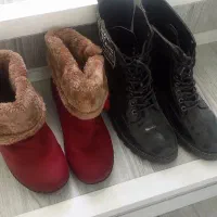 چکمه دو جفت تمیز و سالم سایز ۳۹ و ۳۸