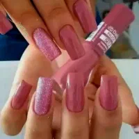 خدمات کاشت ناخن وآموزشvip