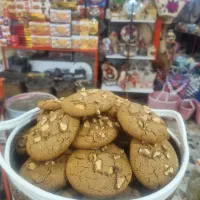 به یک فروشنده تمام وقت یا نیمه وقت