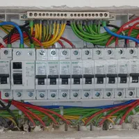 استخدام نیروی برق کار