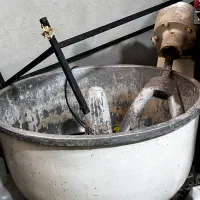 خمیرزن با موتور داخلی