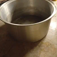 قابلمه روحی و آبکش|ظروف پخت‌وپز|چالوس, |دیوار