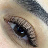 اکستنشن وکاشت مژه موقت، کاشت ناخن