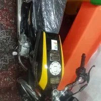هندا 125|موتورسیکلت|پرند, فاز ۳|دیوار