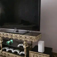 میز و تلویزیون