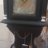 یک عدد ساعت دیواری در حد نو