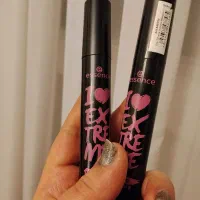 ریمل های مشکی اِسِنس