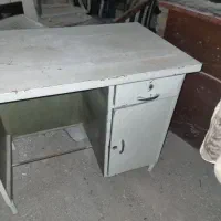 طبقه  چوبی و میز چوبی و اهنی|کتابخانه، شلف، قفسه‌های دیواری|کاشان, فاز ۲ ناجی آباد|دیوار