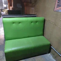 صندلی پلاستیکی و مبل راحتی و میز