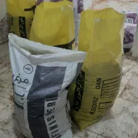 کود مرغی پرورش ارگانیک روی پوشال چوب