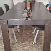 میز چوبی در حد نو