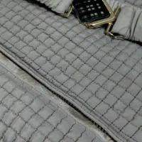 کاپشن|لباس|قدس, شهرقدس|دیوار