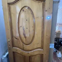 درب چوبی بسیار محکم و سالم