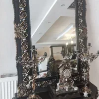 آیینه و کنسول