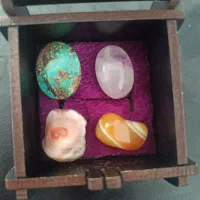 سنگ های قیمتی نگین