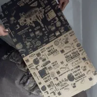 تعدادی جعبه ی پیتزا