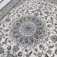 فرش ۴ متری کرم و ۳ متری گرد