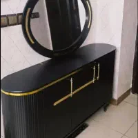 آینه و کنسول مشکی