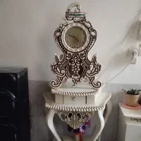 ساعت رومیزی پایه دار