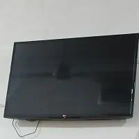 تلوزیون ۴۳ اینچ ال سی دی  شکسته