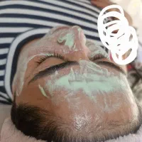 پاکسازی پوست و ماساژ صورت