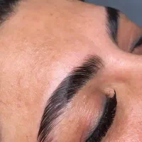 کاشت مژه و لیفت و لمینیت مژه و ابرو