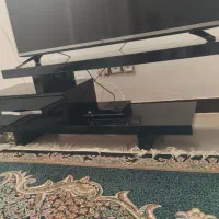 زیر تلویزیون دوتیکه های گلاس