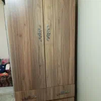 یک عدد کمدلباس