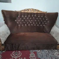 مبلمان، ضبط، تلوزیون، دستگاه سی دی، کولر و