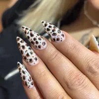 کاشت و ترمیم ناخن با پودر و ژل