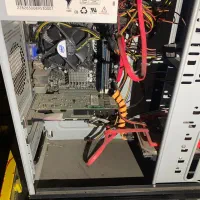 کیس کامپیوتر همراه با کیبورد|رایانه رومیزی|بومهن, |دیوار