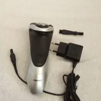ریش تراش فیلیپس شارژی اورجینال.  PHILIPS در حد نو|آرایشی، بهداشتی، درمانی|شاهین‌شهر, طالقانی|دیوار
