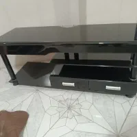 میز تلویزیون.