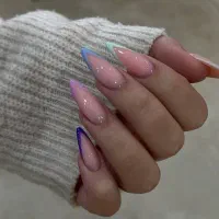 ناخن کار/خدمات حرفه‌ای / آموزش تخصصی کاشت ناخن|خدمات آرایشگری و زیبایی|اصفهان, بهارانچی|دیوار