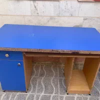 میز تحریر و کامپیوتر