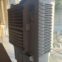 کولر ابی ایستاده