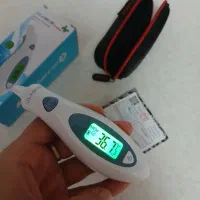 تب سنج دیجیتالی و شیشه شیر اونت