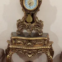 ساعت و پایه درحد نو