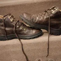 ۴جفت بوت کوهنوردی تیمبرلند۴۱ و مرل ۴۴ونیم اسولو۴۶|کیف، کفش، کمربند|همدان, |دیوار