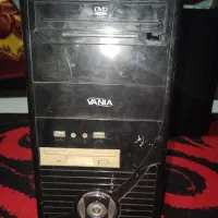 کیس کامپیوتر و کیبورد