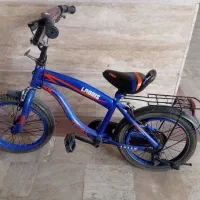 دوچرخه لاستیک پنچر شده