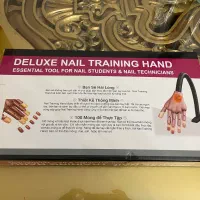 دست مصنوعی کاشت ناخن